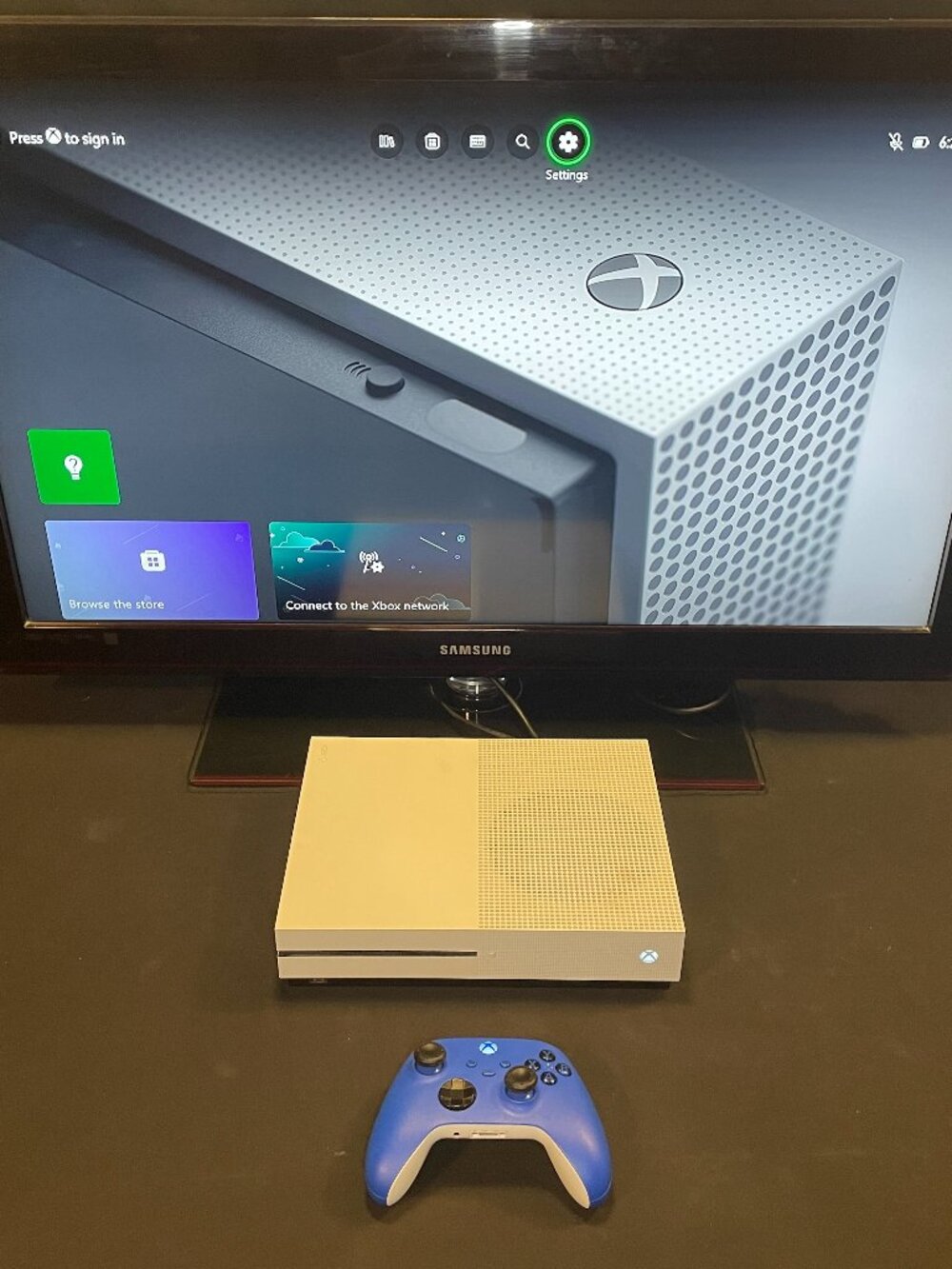 Xbox One S With Blue Controller